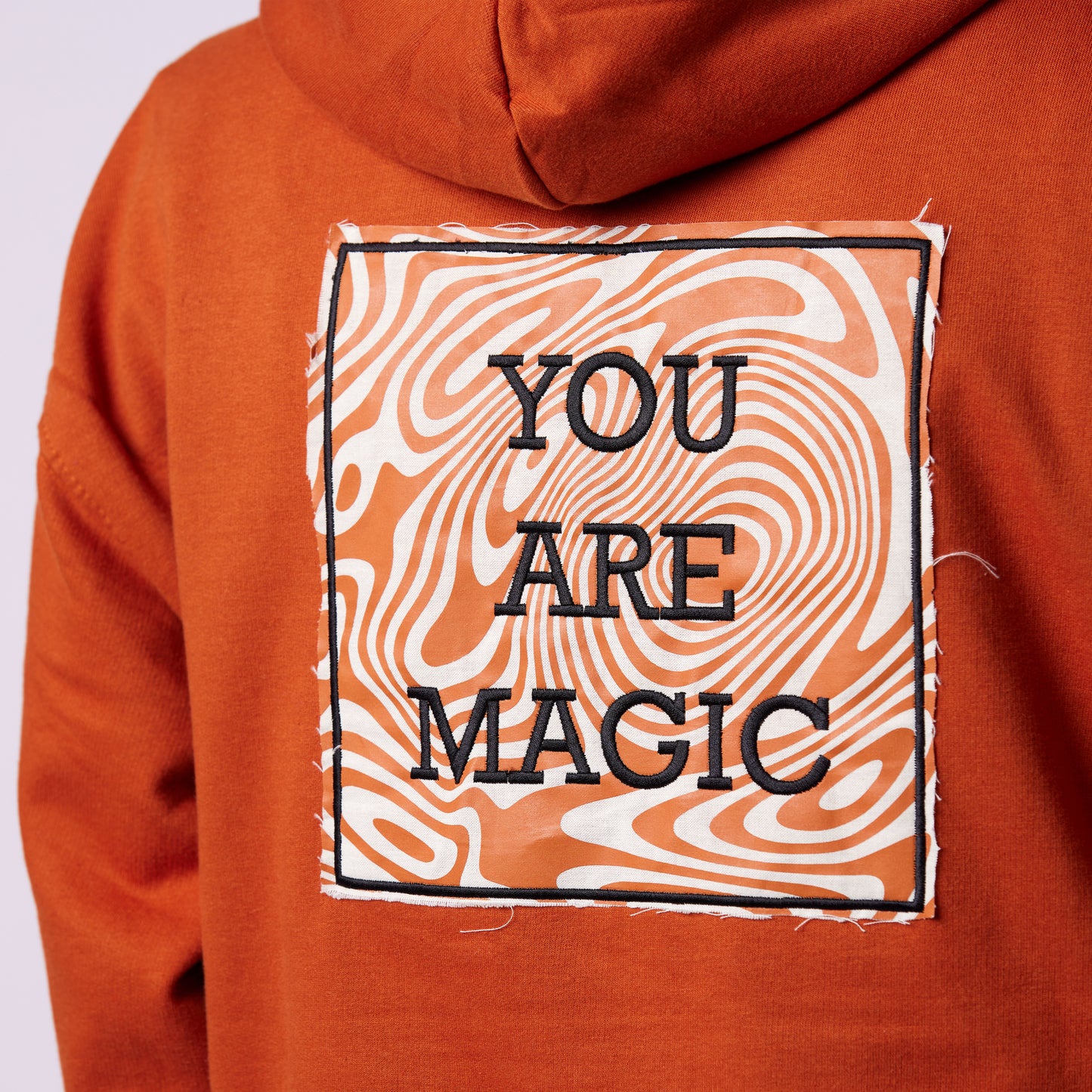 Hoodie streetwear brodé édition limitée - YOU ARE MAGIC / LACOLAB