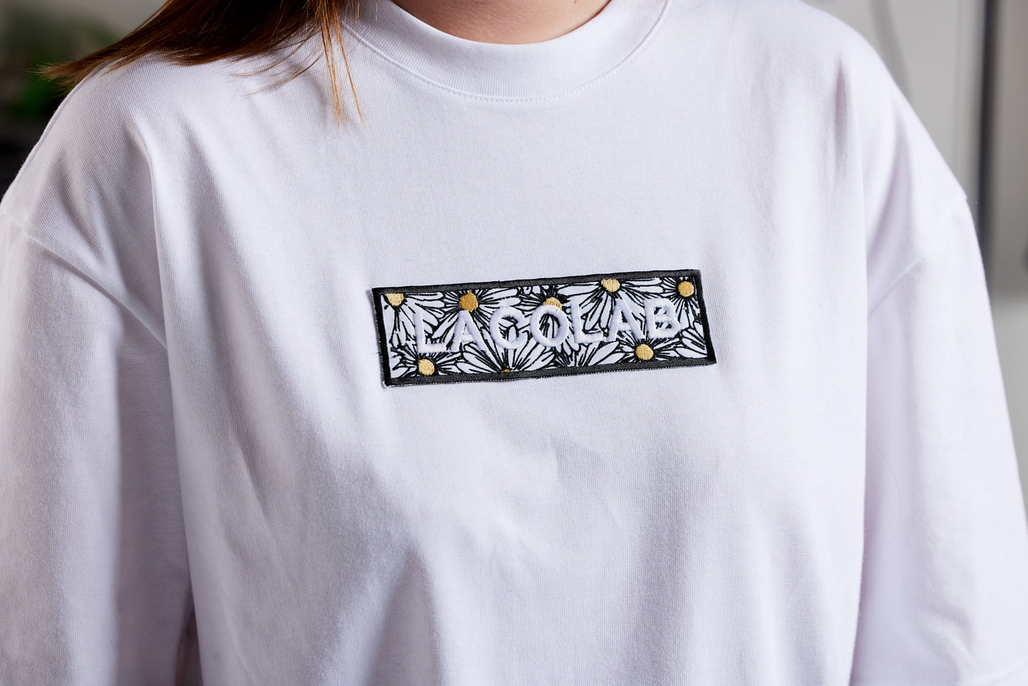 T-shirt streetwear brodé édition limitée - HUSTLE / LACOLAB