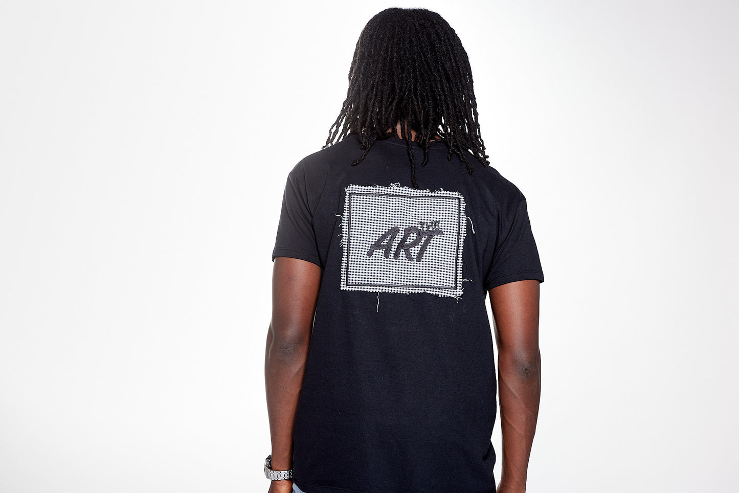 T-shirt streetwear brodé édition limitée - THE ART / LACOLAB