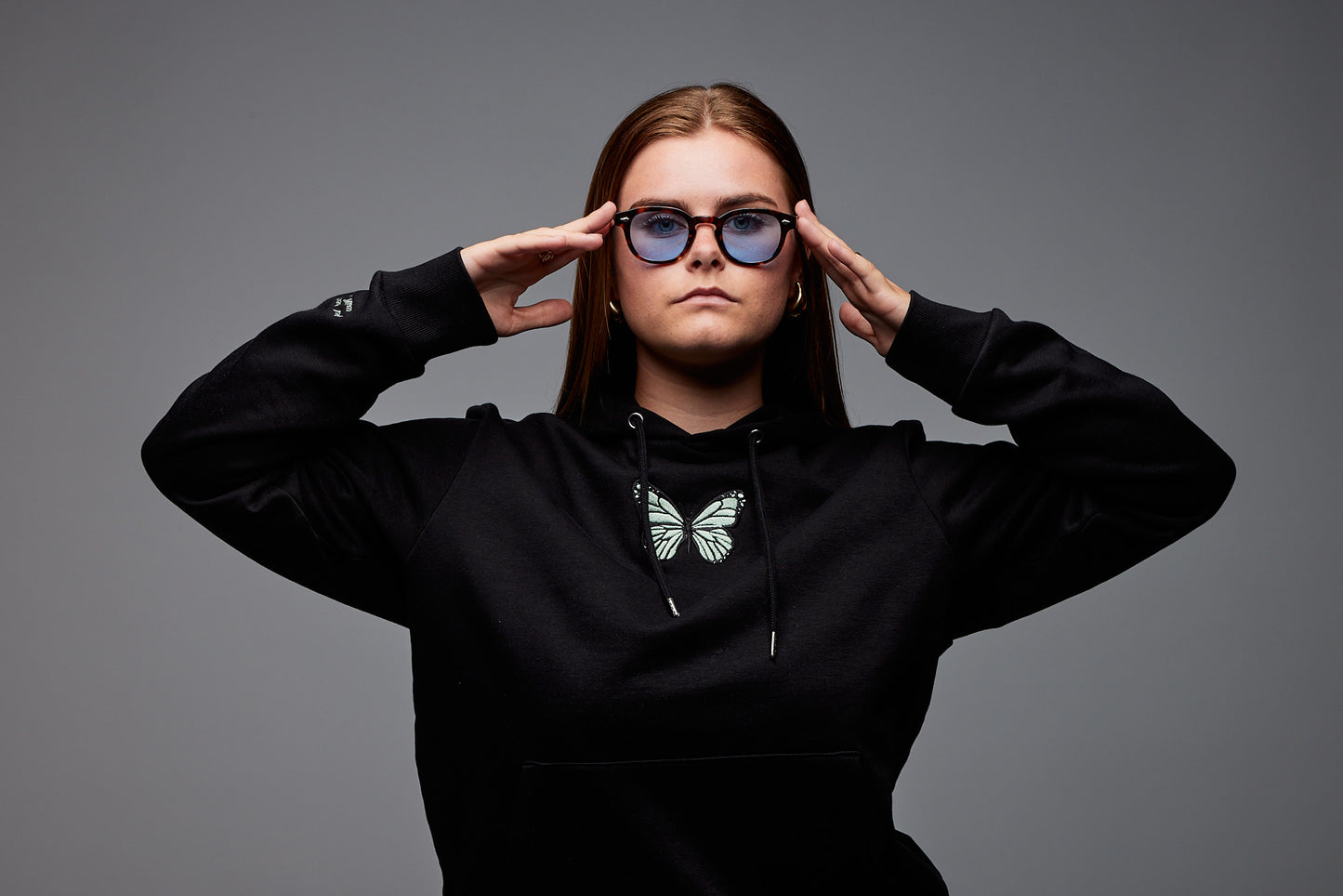 Sweat streetwear brodé édition limitée - BUTTERFLY / LACOLAB